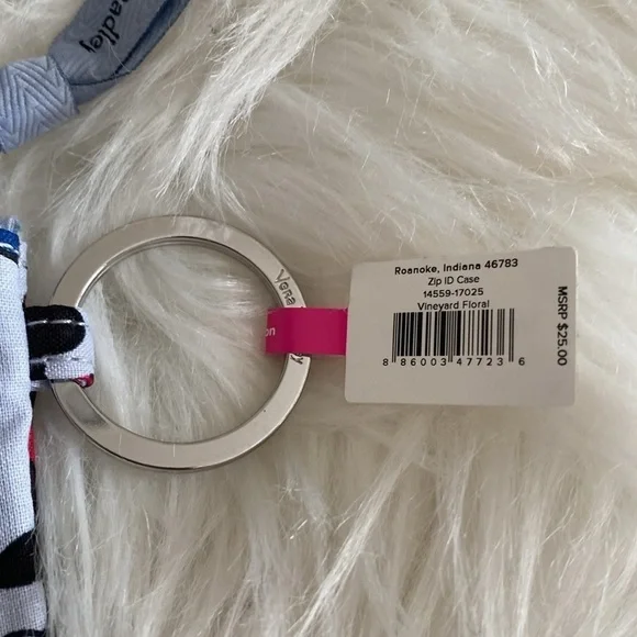 Vera Bradley Zip ID case in vineyard floral - Picture 3 of 3